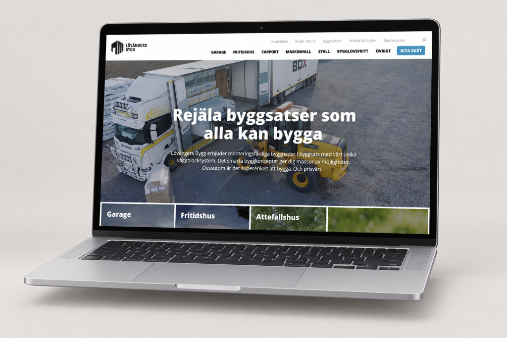 Lövångers Byggs startsida på en laptop, med rubriken Rejäla byggsatser som alla kan bygga